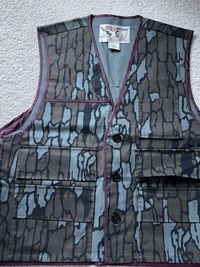 Vintage Camo Utility Duck Hunting Vest in Gray and Plum